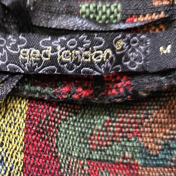 QED LONDON Lightweight Geometric Pattern Jacket. Size Medium - Picture 10 of 13